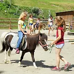 Glocknerhaus Nyaraló Berg im Drautal