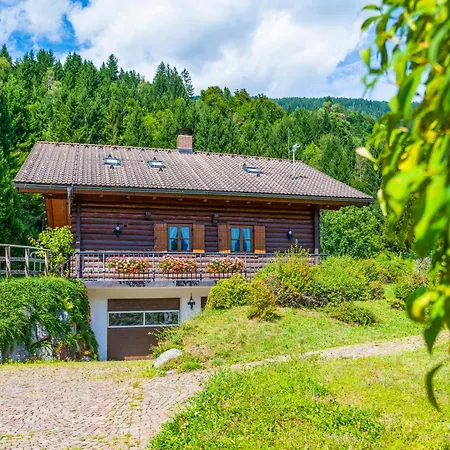 Glocknerhaus Nyaraló Berg im Drautal